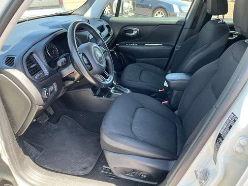 Alpine White Clearcoat 2020 Jeep Renegade Altitude