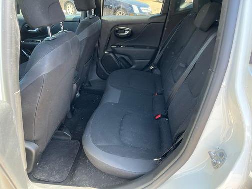 Alpine White Clearcoat 2020 Jeep Renegade Altitude