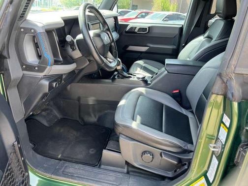 Eruption Green Metallic 2022 Ford Bronco Black Diamond