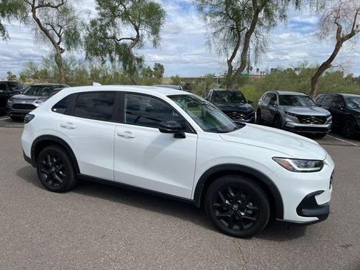 Platinum White Pearl 2024 Honda HR-V Sport