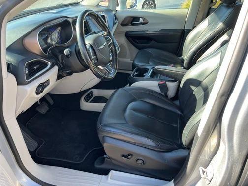 2019 Chrysler Pacifica Touring-L