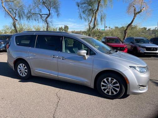 2019 Chrysler Pacifica Touring-L