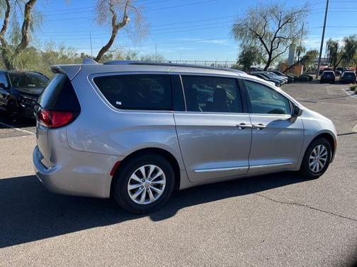 2019 Chrysler Pacifica Touring-L
