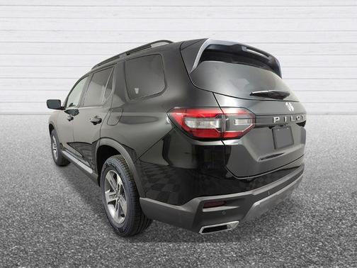 Crystal Black Pearl 2026 Honda Pilot EX-L