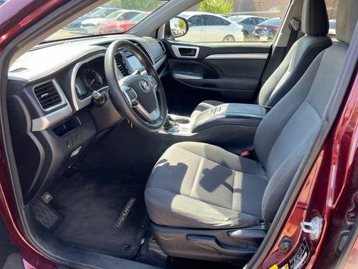Ooh La La Rouge Mica 2016 Toyota Highlander LE
