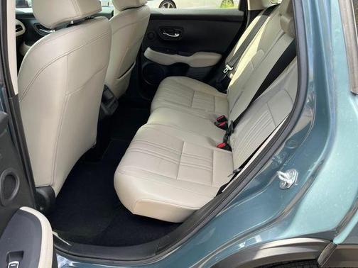 Pearl 2024 Honda HR-V EX-L