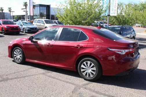 2019 Toyota Camry Hybrid LE