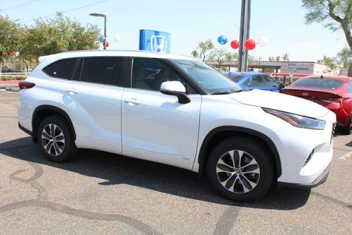 2023 Toyota Highlander Hybrid XLE