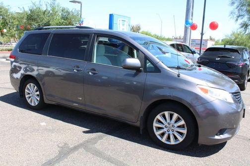 2011 Toyota Sienna LE