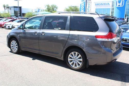 2011 Toyota Sienna LE