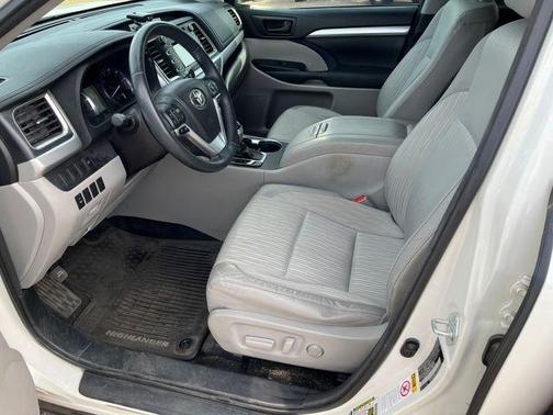 2015 Toyota Highlander LE