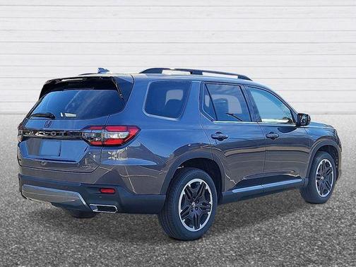 Modern Steel Metallic 2026 Honda Pilot Touring S