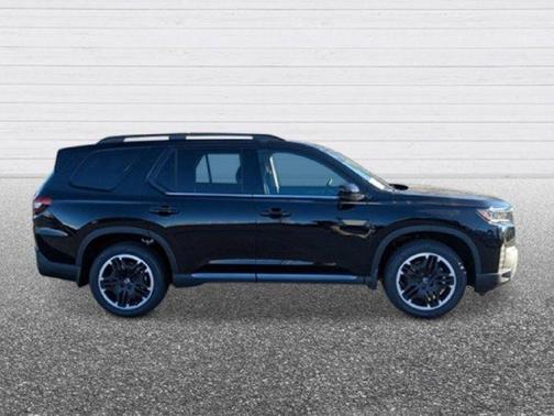 Crystal Black Pearl 2026 Honda Pilot Touring S