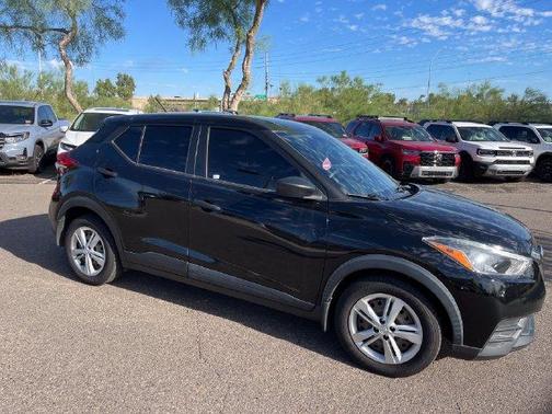 Super Black 2020 Nissan Kicks S