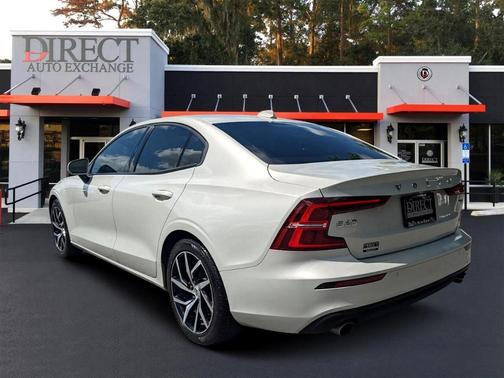 2020 Volvo S60 T6 Momentum