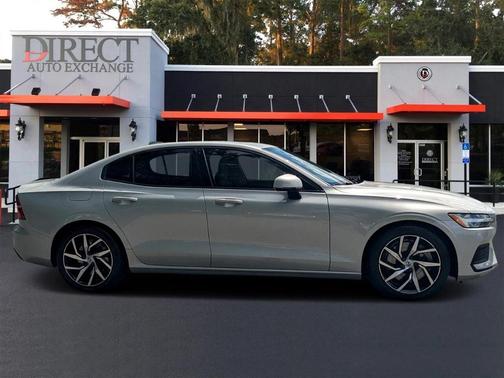 2020 Volvo S60 T6 Momentum