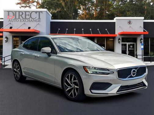 2020 Volvo S60 T6 Momentum