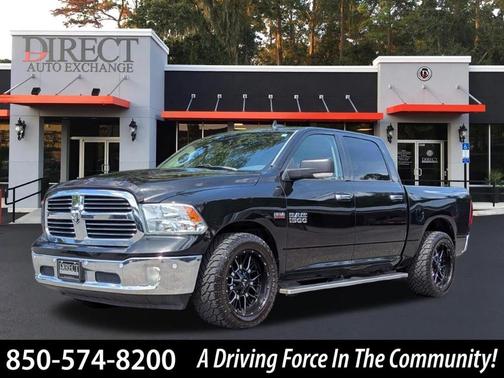 Brilliant Black Crystal Pearlcoat 2018 RAM 1500 SLT