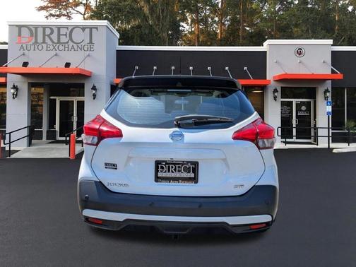 Aspen White / Super Black 2020 Nissan Kicks SR