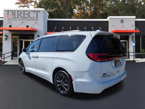 2021 Chrysler Pacifica Touring