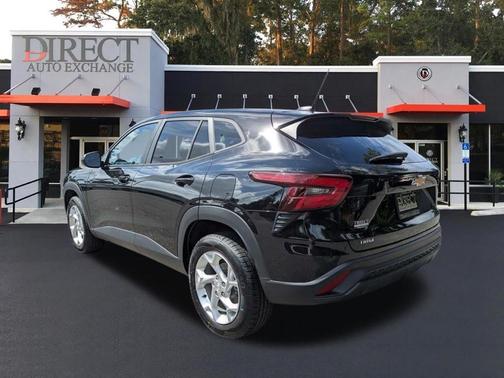 Mosaic Black Metallic 2024 Chevrolet Trax LS