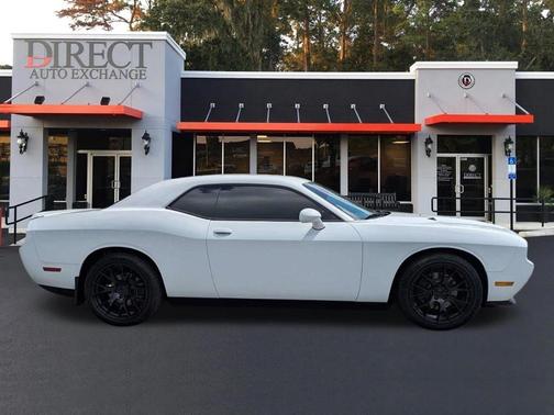 Bright White 2013 Dodge Challenger SXT