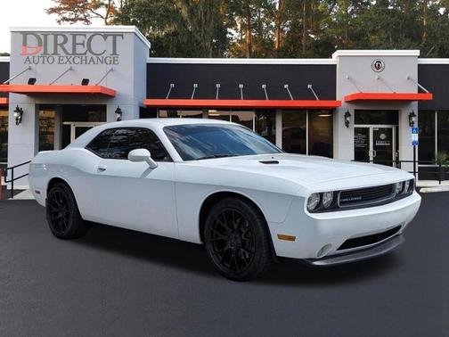 Bright White 2013 Dodge Challenger SXT