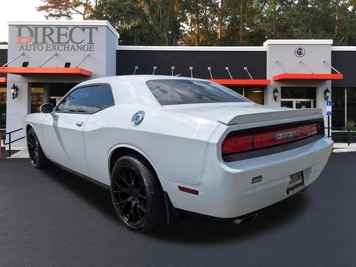 Bright White 2013 Dodge Challenger SXT