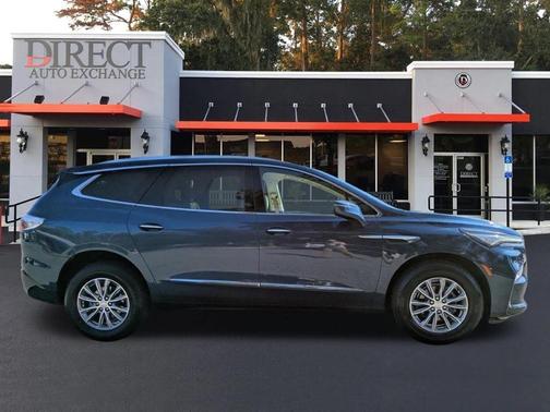 2022 Buick Enclave Essence
