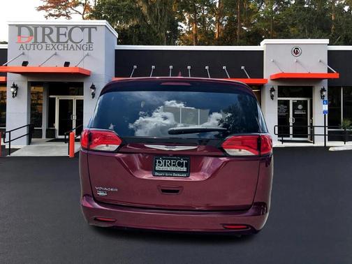 2020 Chrysler Voyager LX