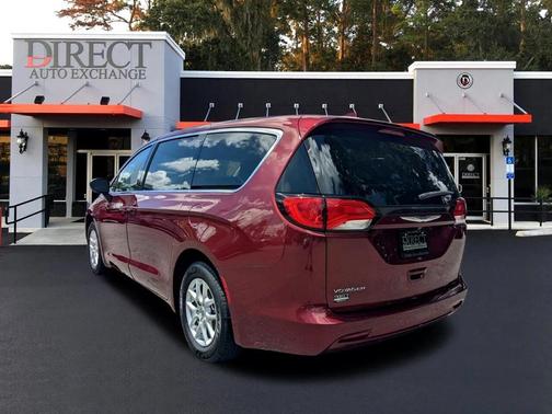 2020 Chrysler Voyager LX