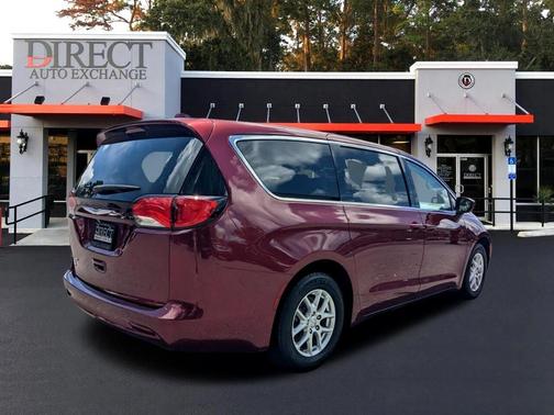2020 Chrysler Voyager LX