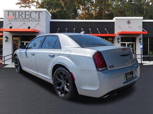 2022 Chrysler 300 Touring