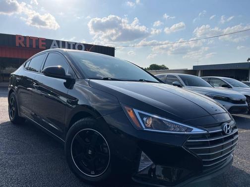 2020 Hyundai ELANTRA SE