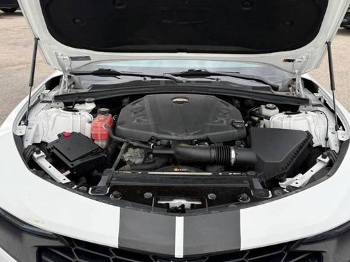 Summit White 2019 Chevrolet Camaro 1LT