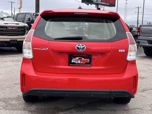 2015 Toyota Prius v Five