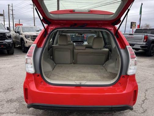 2015 Toyota Prius v Five