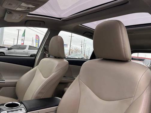 2015 Toyota Prius v Five