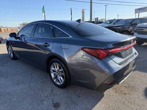2021 Toyota Avalon Hybrid XLE