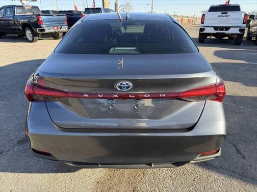 2021 Toyota Avalon Hybrid XLE