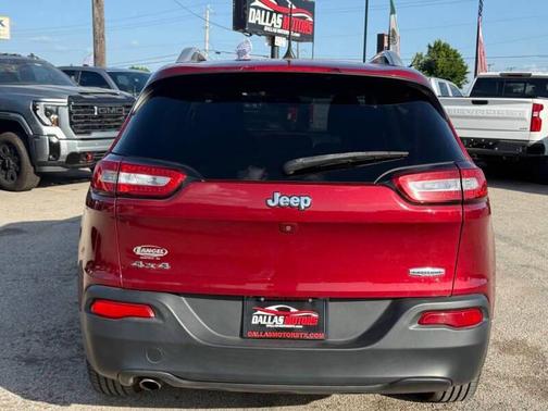 Red 2016 Jeep Cherokee Latitude