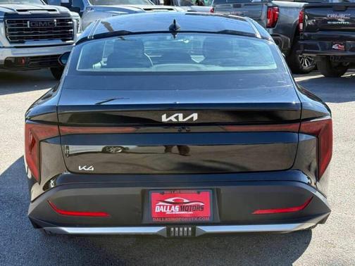 2025 Kia K4 LXS