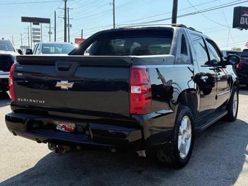 Black 2007 Chevrolet Avalanche 1500 LTZ
