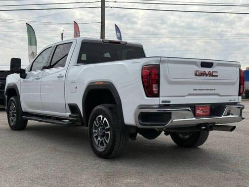 2022 GMC Sierra 2500 SLE