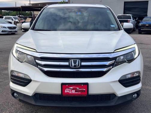 Beige 2017 Honda Pilot EX-L
