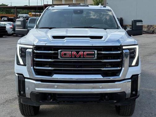 White 2024 GMC Sierra 2500 SLT