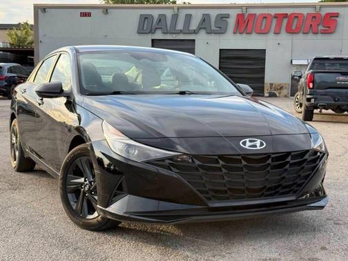 Phantom Black 2022 Hyundai ELANTRA SEL