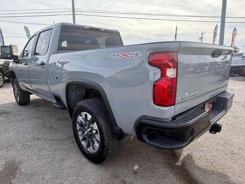 2024 Chevrolet Silverado 2500 Custom