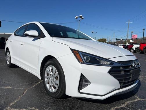 2020 Hyundai ELANTRA SE