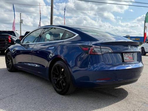 Deep Blue Metallic 2019 Tesla Model 3 Standard Range Plus